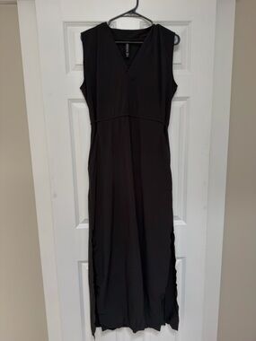 Athleta Black Sleeveless V-Neck Maxi Dress